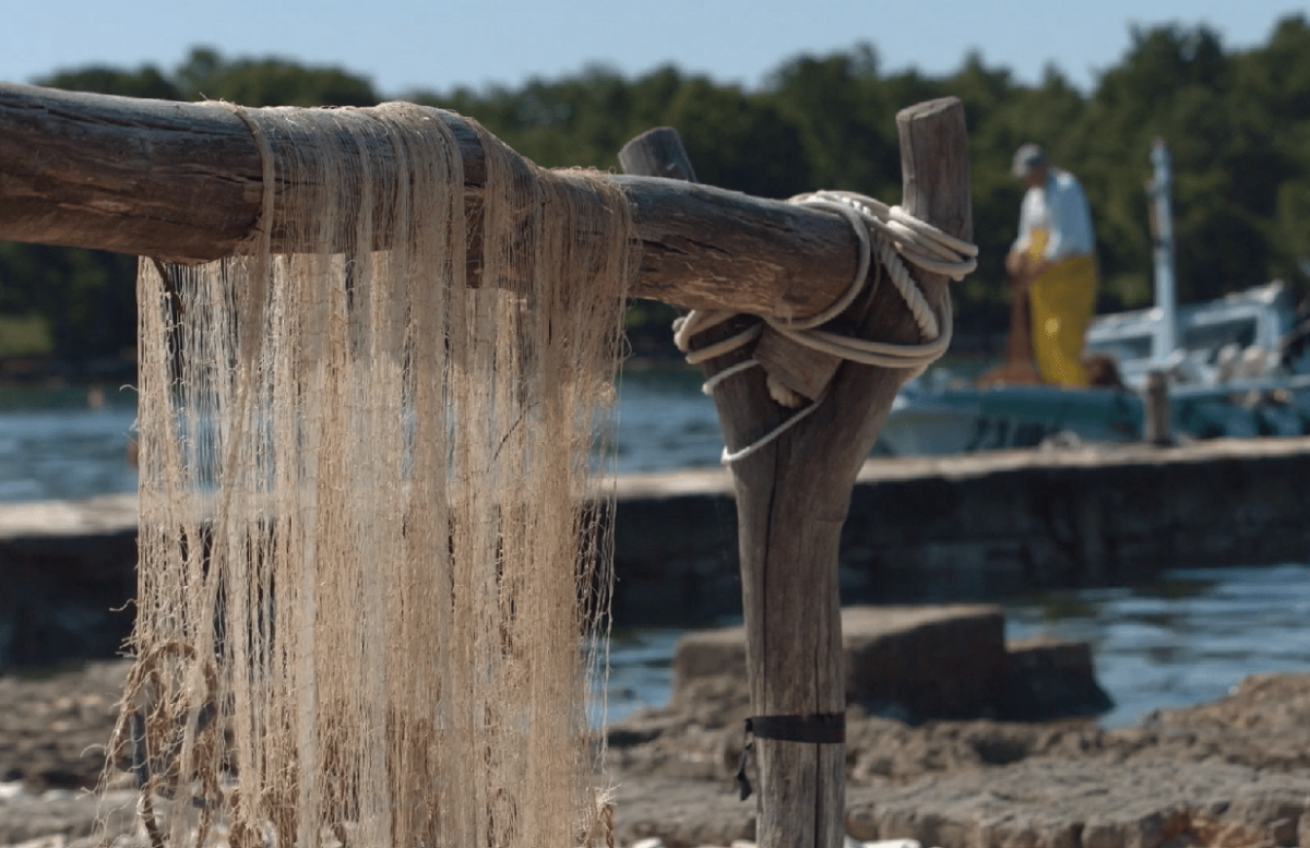 Grue – Traditional wooden boat cranes